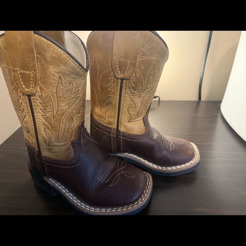Old west western boots
